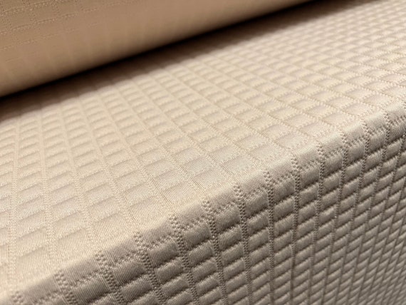 ◇marie claire ◇ Knit collar quilted short padding (MODDJP0 Mock Quilted Double Jersey Spandex Fabric, per Metre