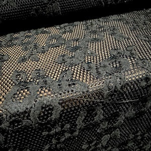 刺繍入り厚手網目生地、1メートルあたり - 花柄 - 黒