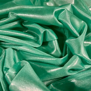 Vestido em tecido de cetim metálico brilhante, por metro - liso - verde menta