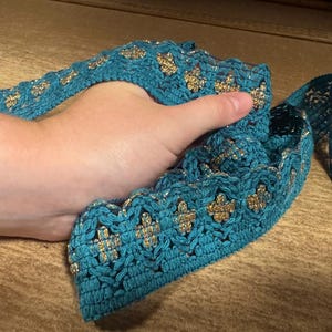 Metallic crochet lace edging trim fabric with scallop, per metre - dark turquoise with gold lurex