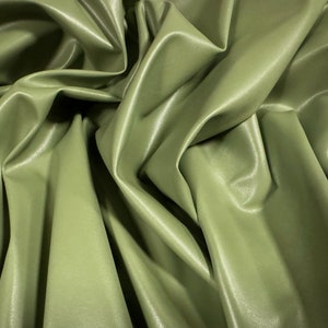 快適なストレッチ性のあるマットな PVC 生地、1 メートルあたり - 無地 - セージ グリーン