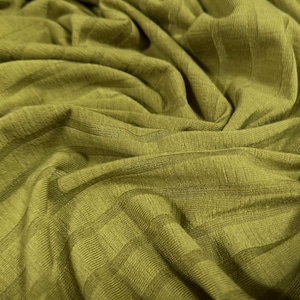 Tessuto jersey a costine elasticizzato in morbido Spandex, al metro - tinta unita - verde kaki chiaro