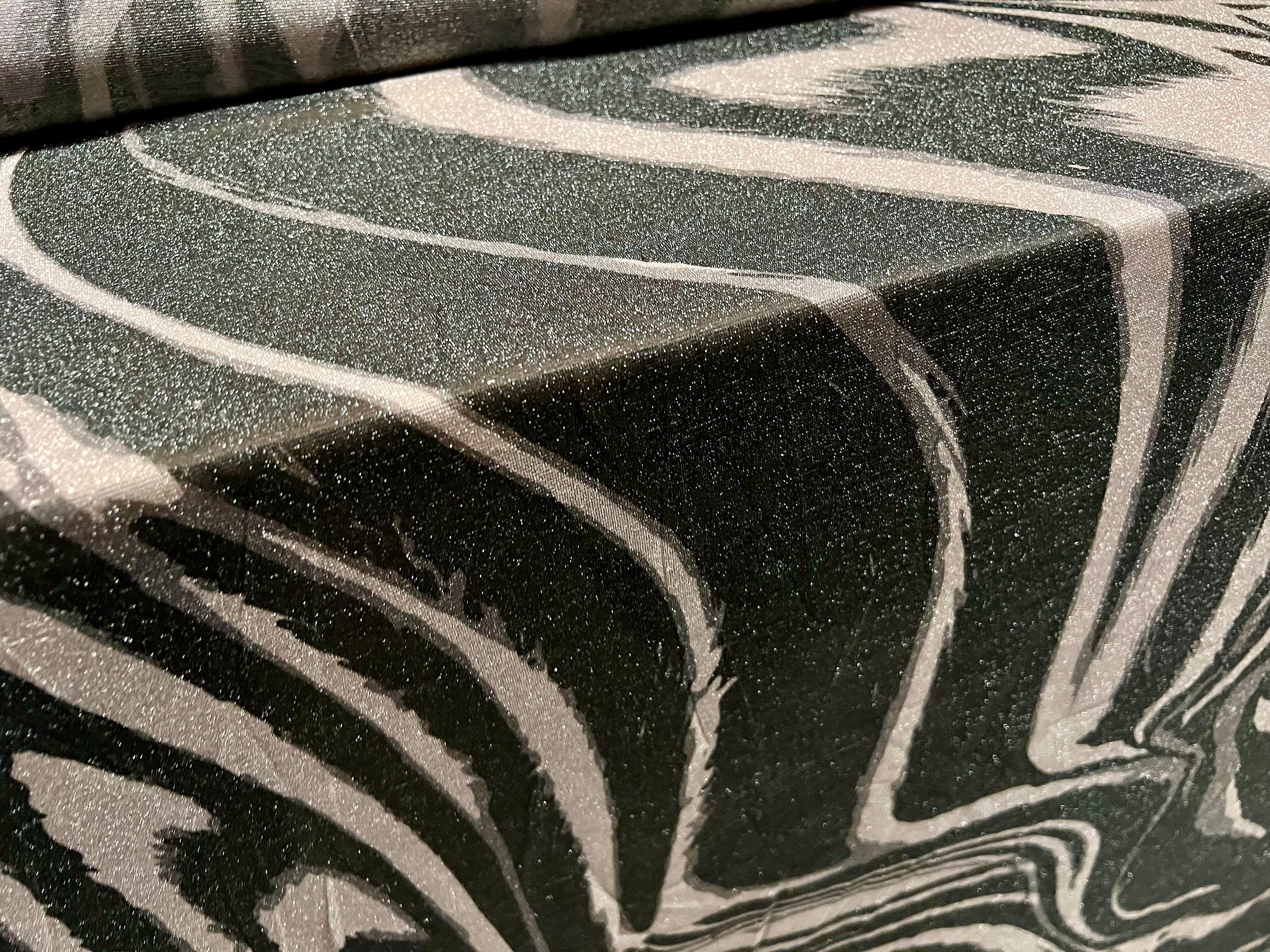 Tissu maille graphique fil lurex cuivré - noir