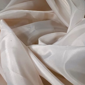 Woven polyester lining fabric, per metre - oyster