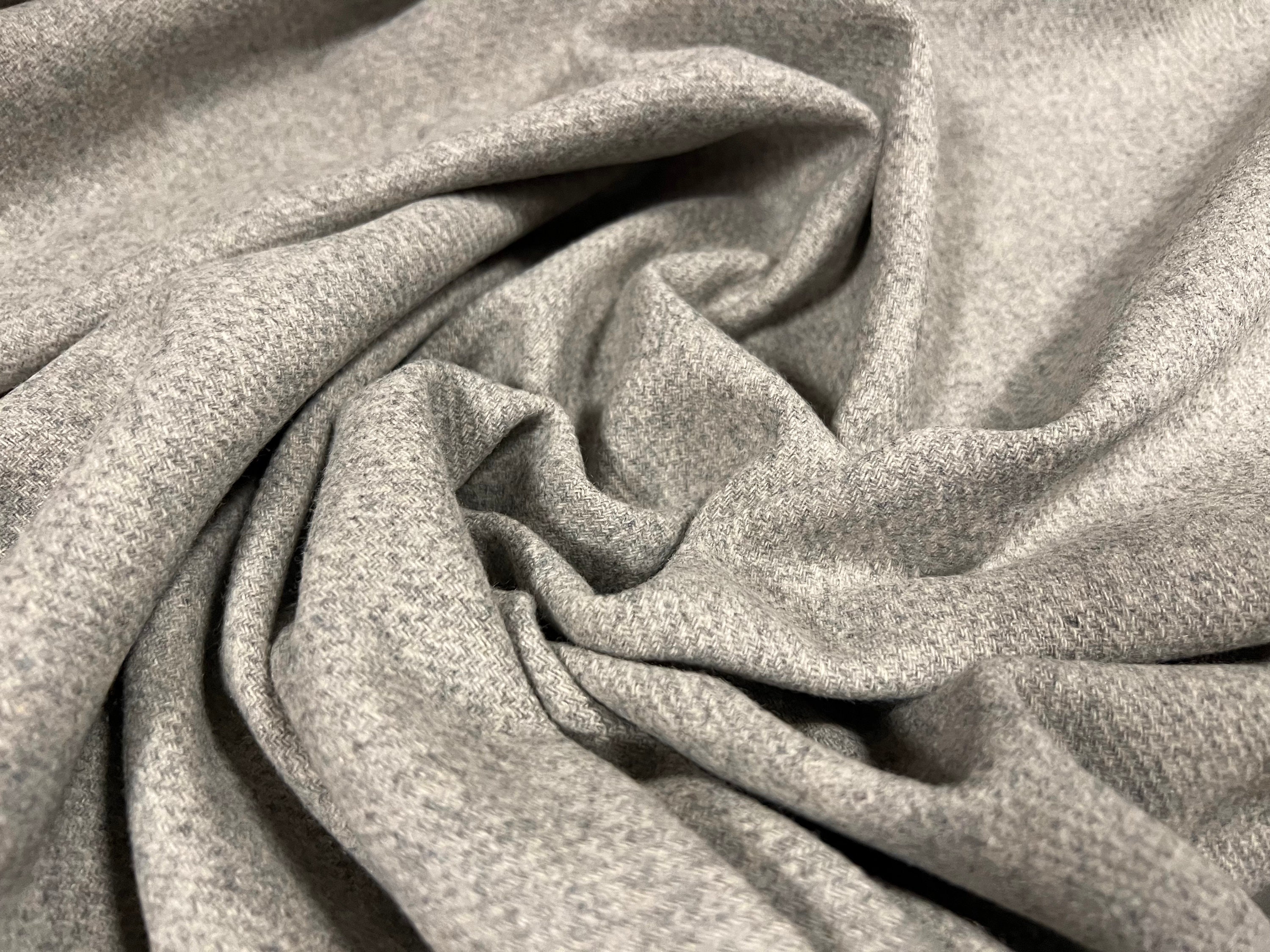 Neutral Colors - White, Black, Gray 250 yds Coats & Clark Dual