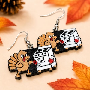 Funny Turkey vs Oven Earrings – Thanksgiving Humor Jewelry – Quirky Holiday Gift – Fall Earrings for Women – Cute Turkey Earrings – Gobble