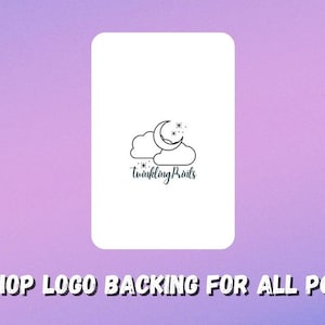 Op de afbeelding: Een witte rechthoekige kaart met afgeronde hoeken, met een zwarte lijntekening van een halve maan, wolken en sterren. De tekst "twinklingPrints" staat eronder. De onderkant van de kaart heeft de tekst "SHOP LOGO BACKING FOR ALL PCS" in een vetgedrukte letter.