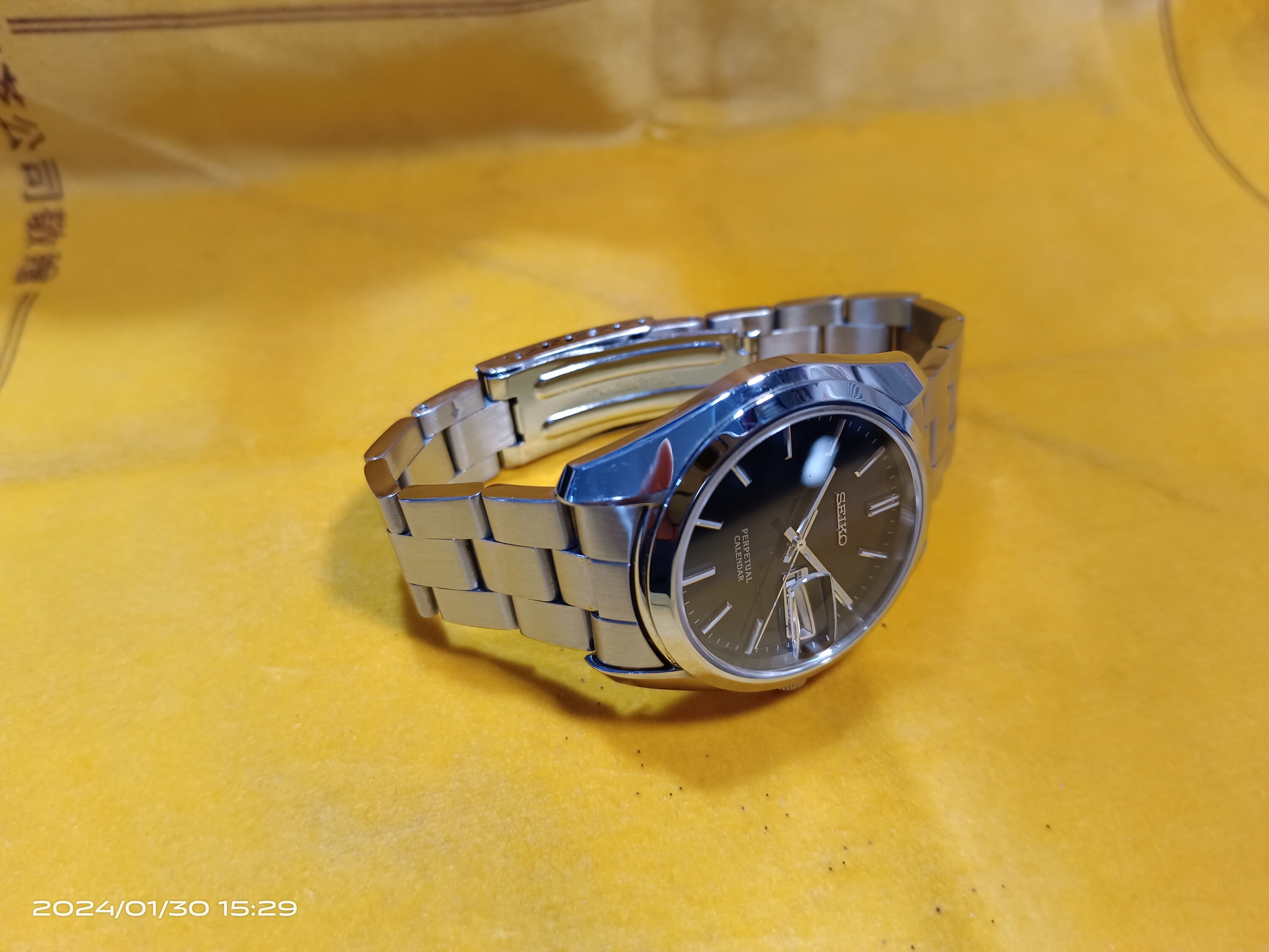 Vintage SEIKO Perpetual Calendar Quartz 100m 8F33-0040 Vintage SEIKO Perpetual Calendar Quartz 100m 8F33-0040