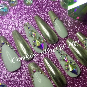 Chrome Dazzle - Press On Nail Set Silver Chrome White Rhinestone French diamonds