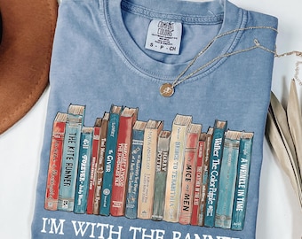 Camiseta Comfort Colors® "Estoy con los libros prohibidos", Camiseta de libros prohibidos, Camiseta de bibliotecario, Camiseta de ratón de biblioteca, Lee libros prohibidos, Regalo para amantes de los libros