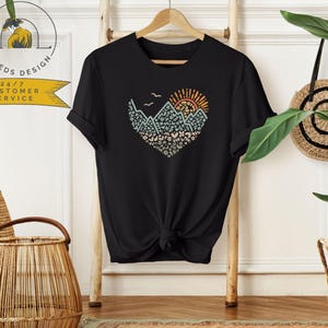 Mountains Heart Shirt | Adventure Awaits Shirt | Floral Mountains Shirt | Great Outdoors Shirt | Wanderlust Shirt | Family Camp Shirts immagine 1