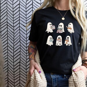 Camiseta de libros de lectura de fantasmas, camiseta de fantasma de Halloween, camiseta de Halloween para maestros, camiseta de bibliotecario, linda camiseta de Halloween, sudadera de Halloween imagen 4