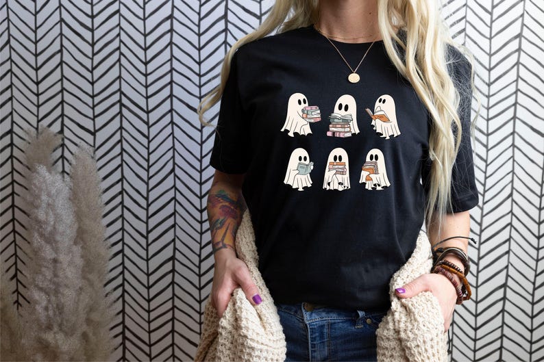 Camiseta de libros de lectura de fantasmas, camiseta de fantasma de Halloween, camiseta de Halloween para maestros, camiseta de bibliotecario, linda camiseta de Halloween, sudadera de Halloween imagen 4