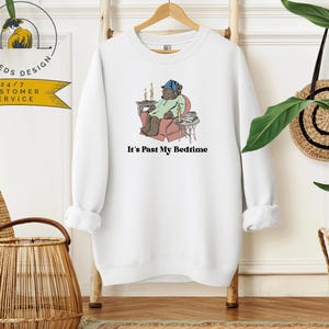 Sudadera "Ya es hora de dormir" / Sudadera "Oso dormilón" / Sudadera moderna estilo Y2K / Sudadera con meme divertido / Sudadera para amantes de los libros imagen 3