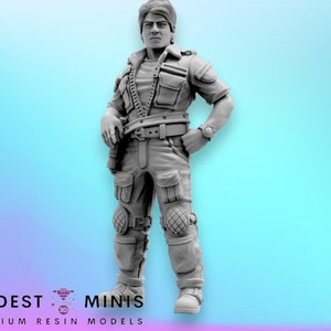 Space Crew Executive Officer - 32mm Scale Alien Miniature | RPG | Sci fi | Cyberpunk | Role Playing | DnD | Papsikel