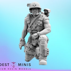 Space Marine Medic Greg Hillerman - Alien miniatuur op 32 mm schaal | RPG | Sci-fi | cyberpunk | Rollenspel | DnD | Papsikel