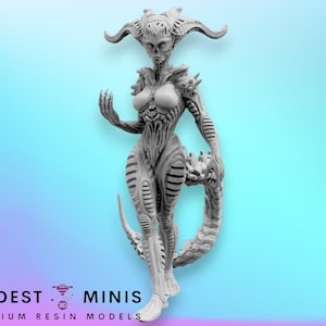 Xeno Temptress - 32mm Scale Alien Miniature | RPG | Sci fi | Cyberpunk | Role Playing | DnD | Papsikel
