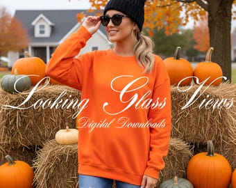 Halloween mockup dames Gildan 18000 oranje trui mockup herfst herfst mockup pompoen patch herfst gezellige oversized trui met ronde hals mockup