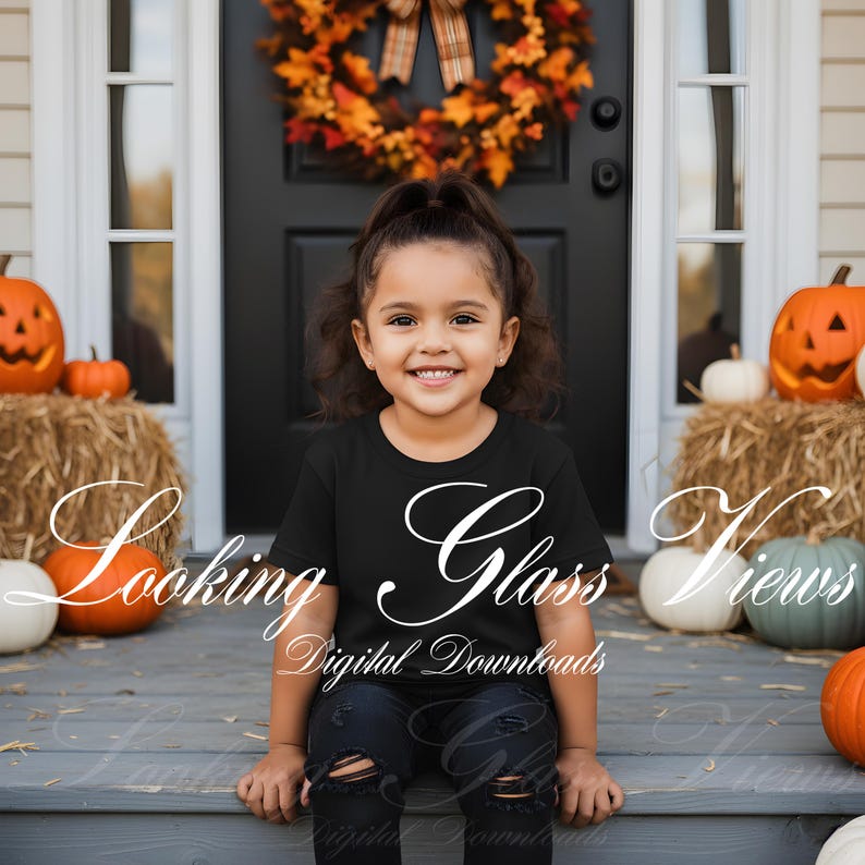 Maglietta nera per bambini per Halloween, modello Bella Canvas 3001T, mockup autunnale "Dolcetto o scherzetto?" immagine 3
