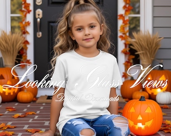 Mockup de camiseta de Halloween, mockup de camiseta infantil, mockup de camiseta branca para meninas, mockup de abóboras de outono, mockup infantil, mockup Gildan 5000B, mockup de camiseta branca para jovens