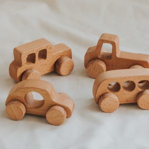 Hölzernes Spielzeugauto-Set für Kleinkinder, Fahrzeuge für Kinder, perfektes Geschenk für kleine Autoliebhaber, Kinderzimmer-Transport-Thema-Dekor