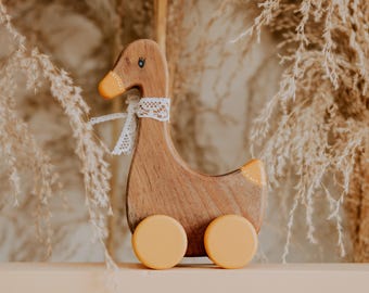 Adorable Mallard Duck Baby Pull Toy, Animal Figurines, Cute Moving Duckling, Farm Decor, Baby Girl Gift, Toddler Room & Playtime Wood Toy