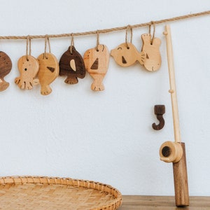 Handcrafted Wooden Fishing Set Toy - Montessori Educational Fishing Game for Kids - Eco-Friendly Pretend Play Gift for Toddlers