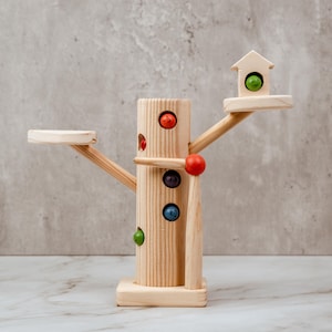 Wooden tree house magnetic worm catching toy with colorful hidden worms and magnetic wand for toddlers