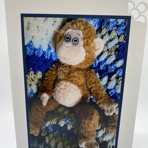 TARJETA DE FELICITACIÓN: Afgano de ganchillo, Manta, Azul y Beige, Peluche, Jorge el Curioso, Mono, Niño, Cumpleaños de Niña, Pensando en ti, Hogar