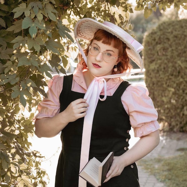 Romantic straw hat "Rose Dream" with rose satin ribbon and white lace