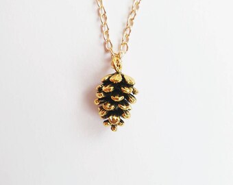 Filigree Cottagecore Necklace "Pine Cone" in Gold