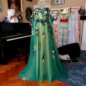 Floor-length dream dress "Yavanna" with 3D flowers, lace and sequins in size XS