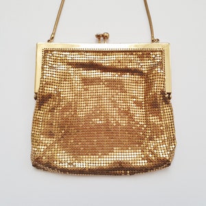 Antique Art Deco handbag from the 1920s in gold