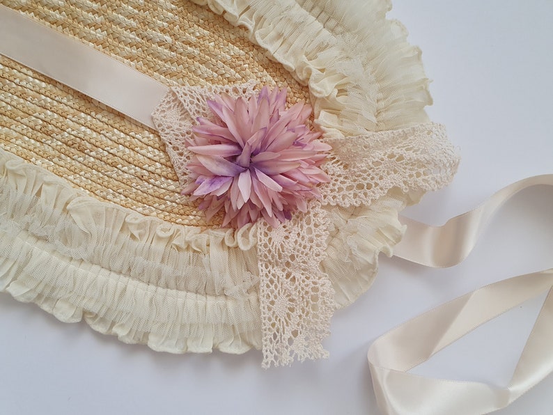 Straw hat Regency Beauty with satin ribbon, lace and dahlia image 8