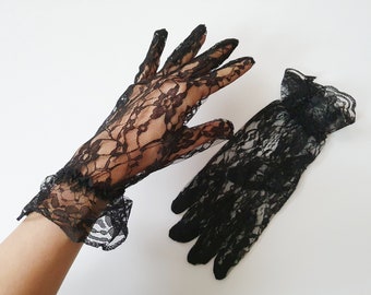 Gants élégants "Gothic Beauty" en dentelle noire de taille. S