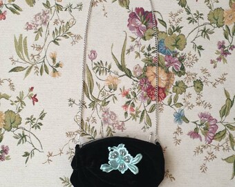 Authentic vintage velvet evening bag with embroidery from the 1970s