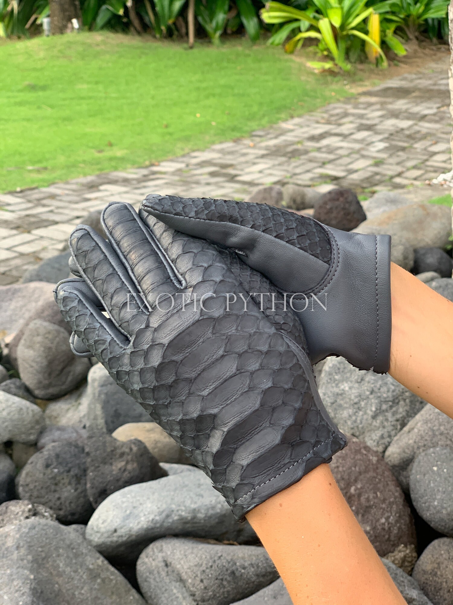 Womens Snakeskin Fingerless Leather Gloves, Wine Red / M