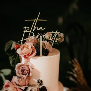 Custom Last name Script  Cake topper - Rustic Cake topper with  last name Personalized Gold wedding  topper, Black Anniversary Cake topper .