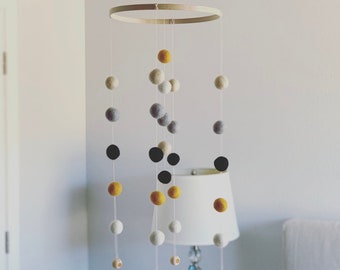 Baby mobile/Kindergarten mobile/Baby Krippe mobile/filz Ball mobile/Mitternacht Glam/Neutrale - mobile Baby - Wolle Filz Ball Krippe mobile
