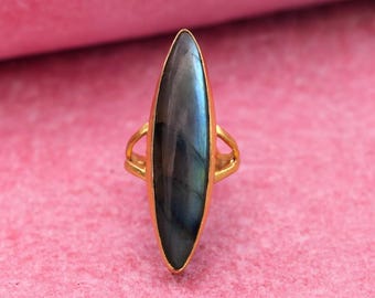 Anillo de labradorita dorada con marquesa, anillo llamativo hecho a mano, anillo bohemio de oro con piedras preciosas, anillo minimalista con piedra larga, regalo para ella