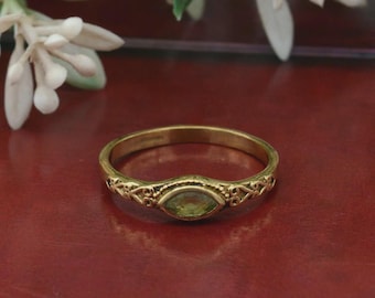 Vintage Gold Peridot Ring, Dainty Green Gemstone Band, Minimalist Filigree Jewelry, Unique Promise Ring, Handmade Boho Style Gift