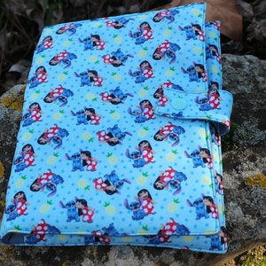 Portadocumentos, funda tablet, funda cartilla bebe, funda cartilla mascota, tejido Lilo y Stich