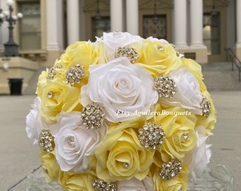 Light yellow Bouquet, Quinceañera Bouquet, Light yellow Quince Bouquet, Yellow Bouquet, Gold and Yellow , Quince bouquet, bridal bouquet