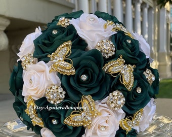 Emerald Green Quinceañera Bouquet, Emerald Green Bridal Bouquet, Emerald Green Quince Bouquet, Emerald Green Gold Bouquet, Gold Butterflies