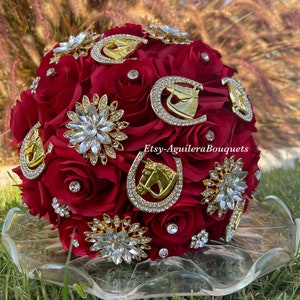 Red Quinceañera Bouquet, Charra Quinceañera, Red Quince Bouquet, Red Charro bouquet, Red Quince bouquet, Ramo Charro, Horseshoe Brooch