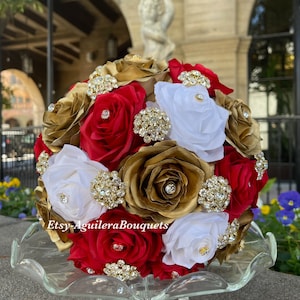 Red and Gold Bouquet, Red Quince Bouquet, Red and Gold Bridal Bouquet, Red and Gold Quince Bouquet, Red Bridal Bouquet, Red Quinceañera