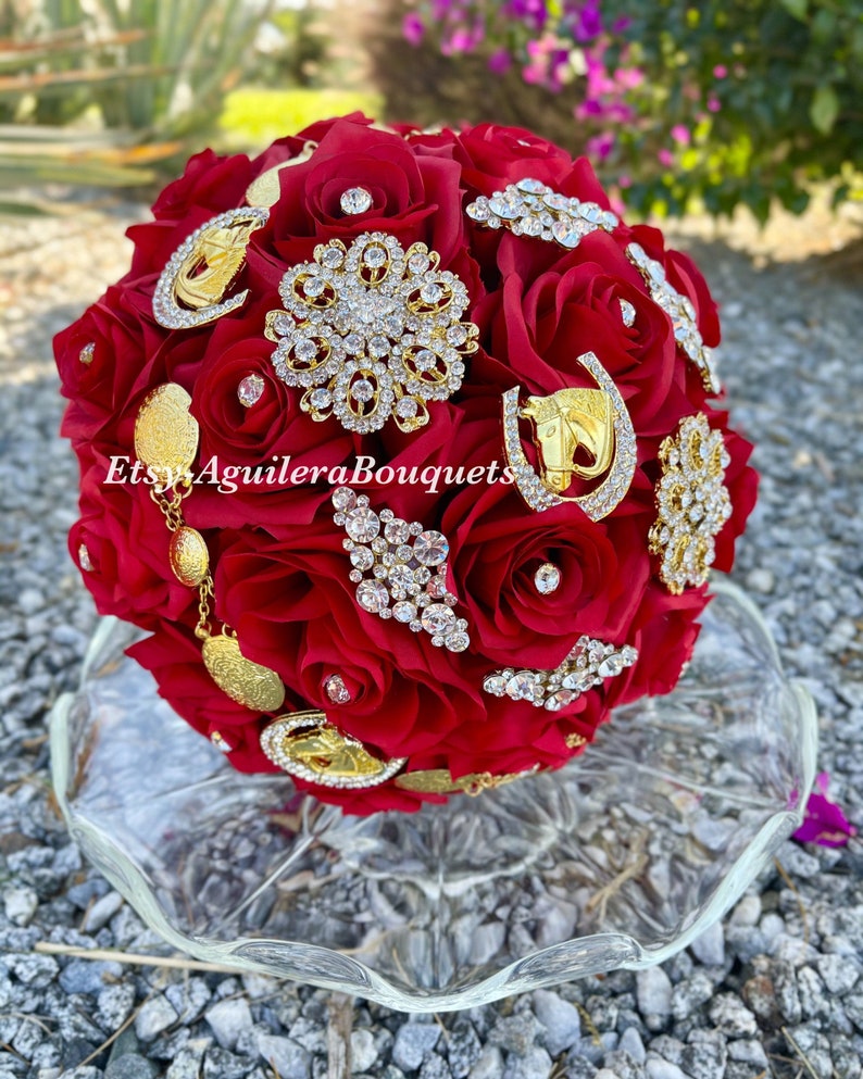 Red and White Quinceañera Bouquet Horseshoe Quince Bouquet Etsy