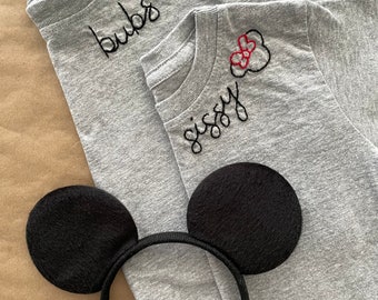 Hand Embroidered Custom Name Collar Design Mouse T-shirts in Gray