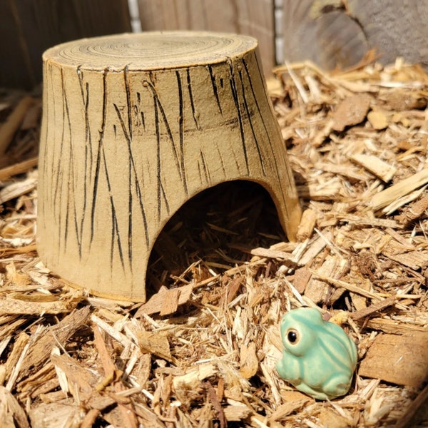 Toad House - Amphibian Cave - Small Rodent Home - Critter Hideout - Stump