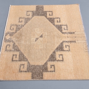 2&#39;5 x 2&#39;8 Ft Turkish Vintage Small Rug, Door Mat, 2x3 Rug, Handmade Wool Rug, Entryway Rug, One-of-a-Kind Rug, Room Decor, Kids Room Rug